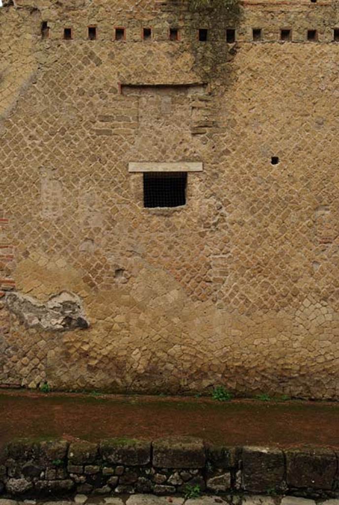 A large brick building
Description generated with very high confidence